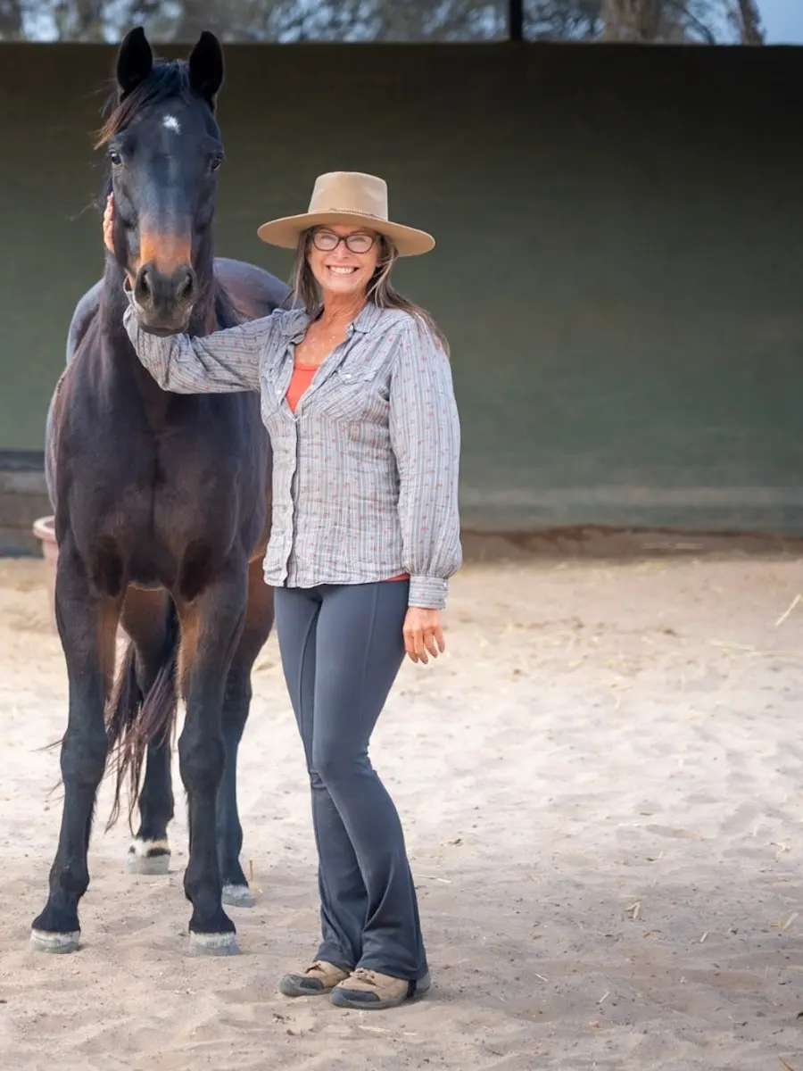 Chris Rausten con uno de sus caballos